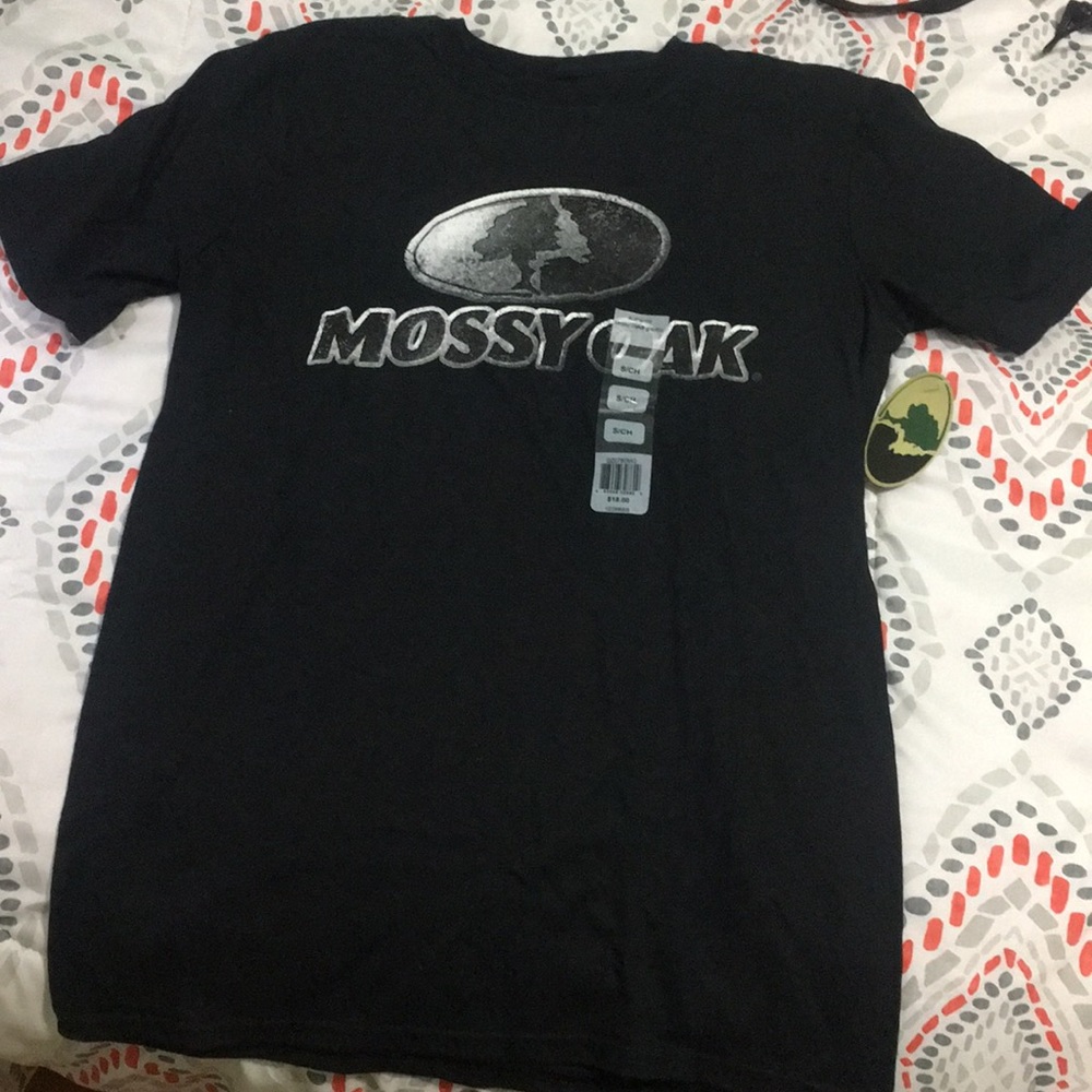 New! Black Mossy Oak T-Shirt